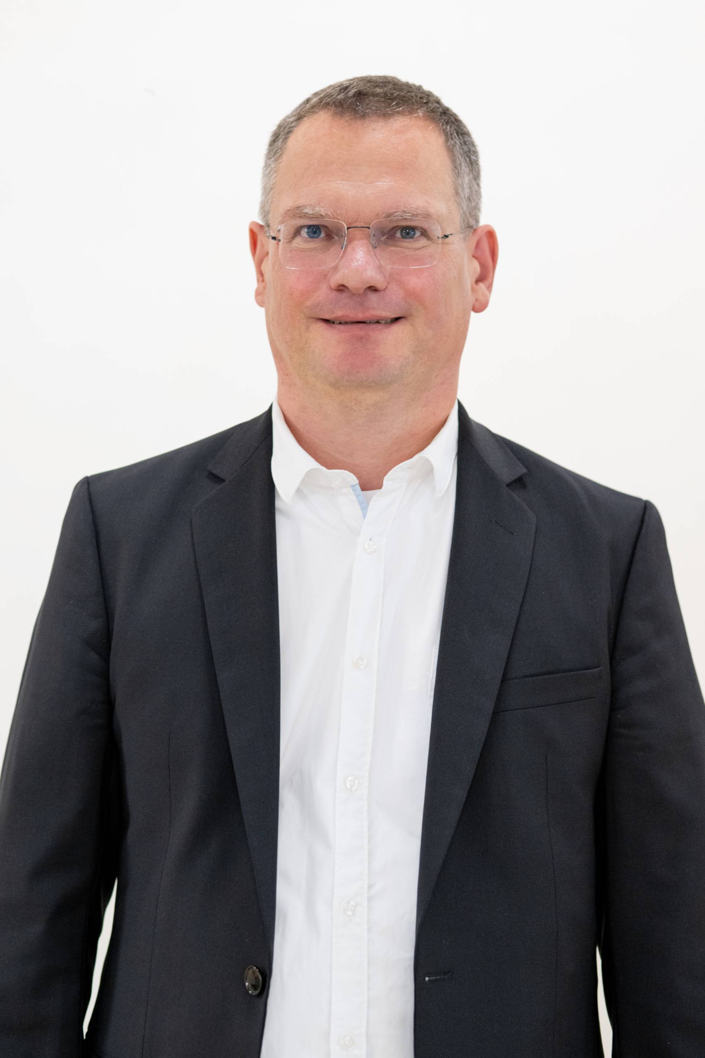 Prof. Dr. Lars Pape, Generalsekretär